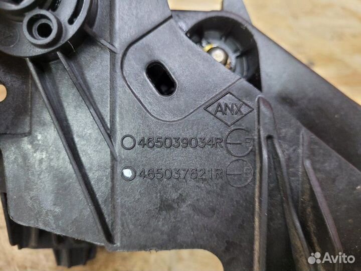 Педаль сцепления LADA X-Ray