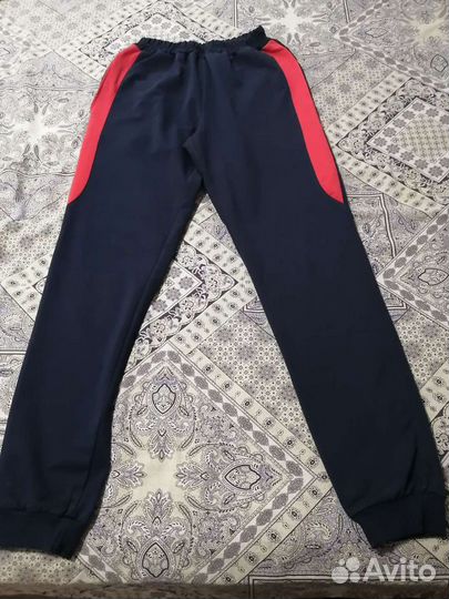 Спортивный костюм женский