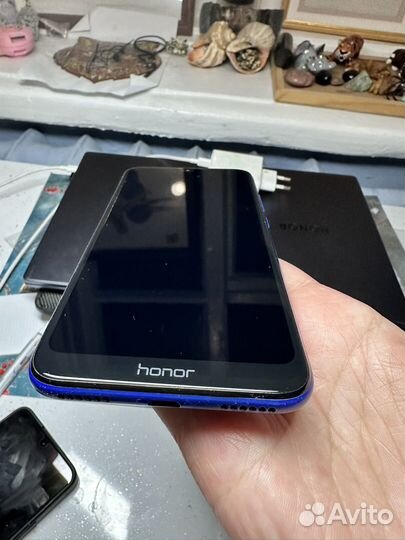 Телефон honor 8а