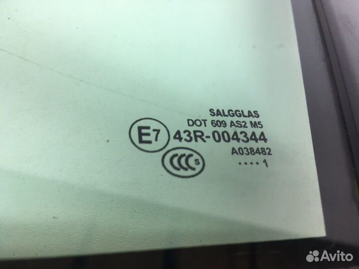 Форточка двери передняя левая Volkswagen Touareg 2