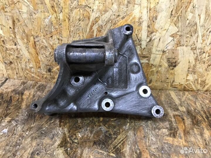 Кронштейн генератора Land Rover Range Rover Sport