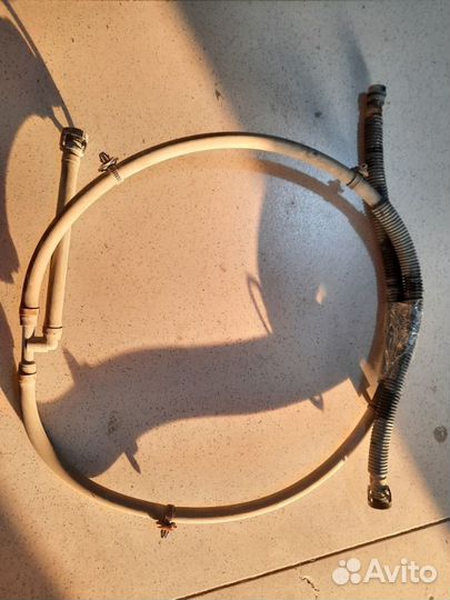 Шланг омывателя фар передний Тoyota Land Cruiser