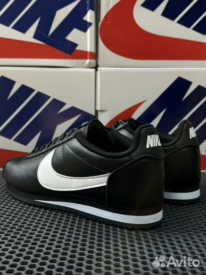Nike Cortez black