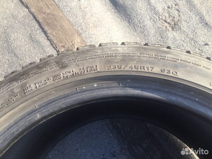 Dunlop Graspic DS2 235/45 R17