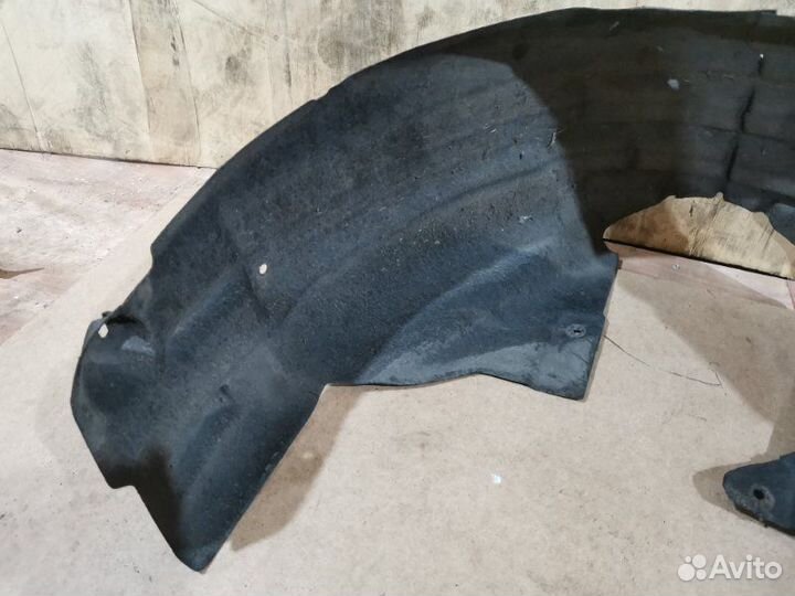 Подкрылок задний левый Ford Focus 3 хетчбэк 1.6