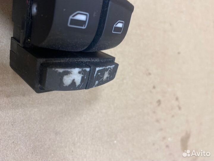 Блок управления стеклоподъемниками передний правый