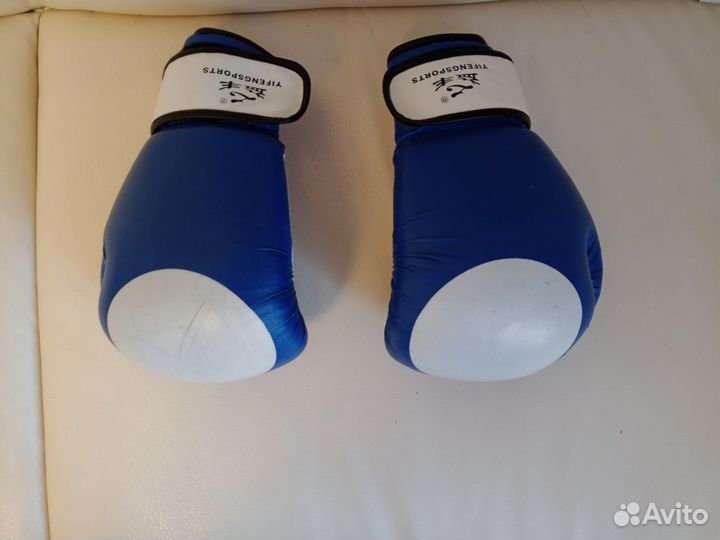 Боксерская форма,боксёрские перчатки