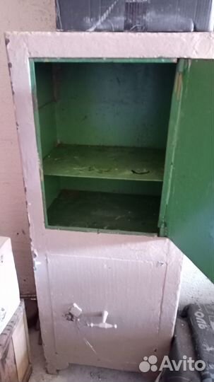 Продам сейф двухуровневый б/у