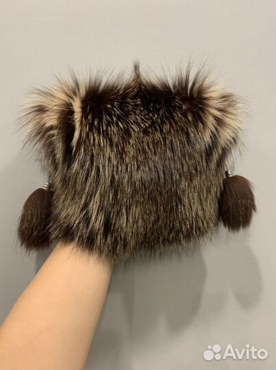 Шапка меховая из енота женская зимняя теплая