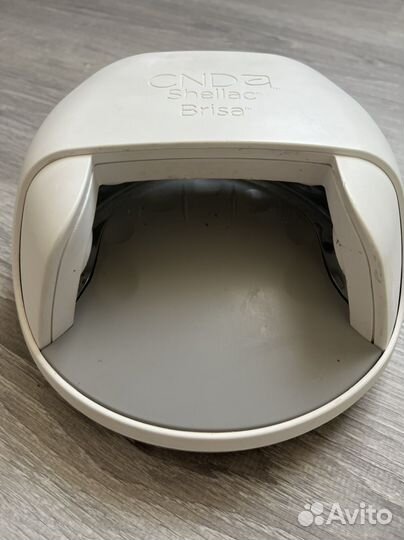 Лампа CND для маникюра