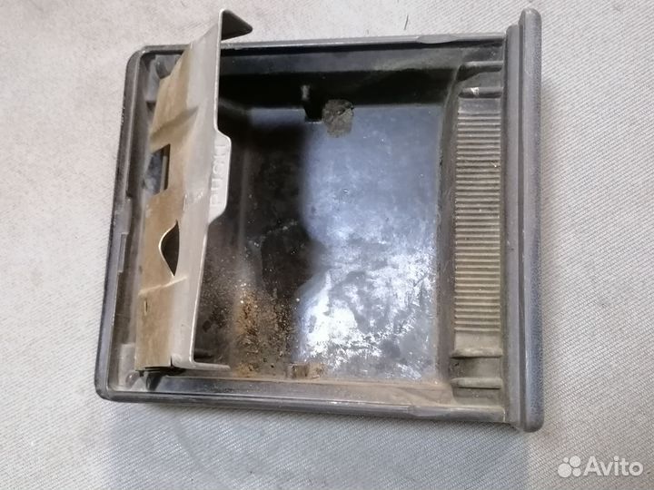 Пепельница Toyota Lite Ace 1989 передняя