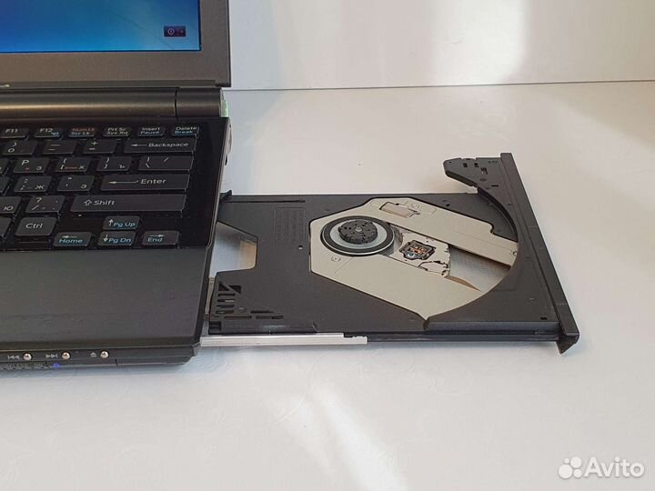 Sony vaio VGN-tz1rxn