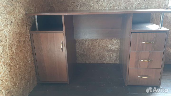 Письменный стол для школьника бу