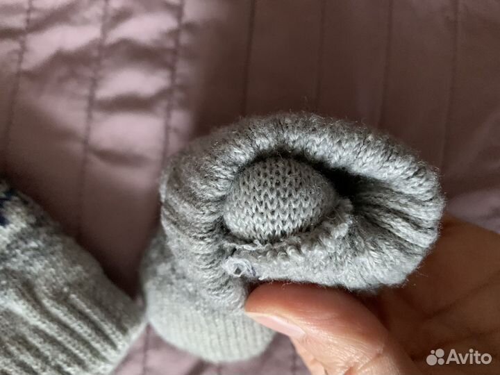 Варежки зимние детские и новогодние носочки