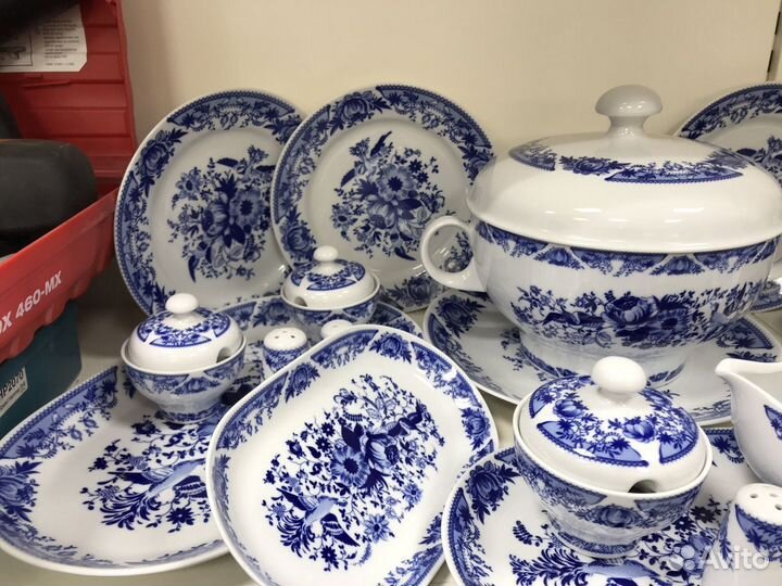 Прекрасный столовый сервиз гдр- кобальт