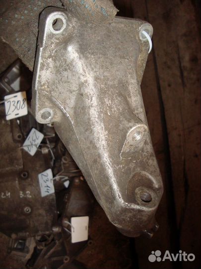 Кронштейн двигателя левый W202 M611 A6112230604