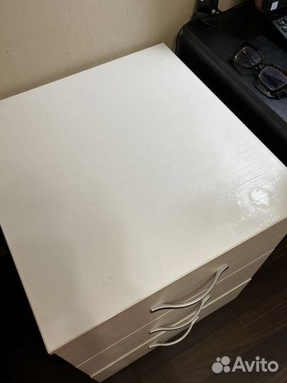 Тумба белая