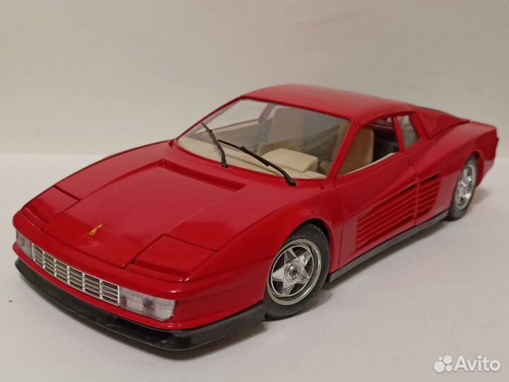 1:18 Burago Ferrari Testarossa