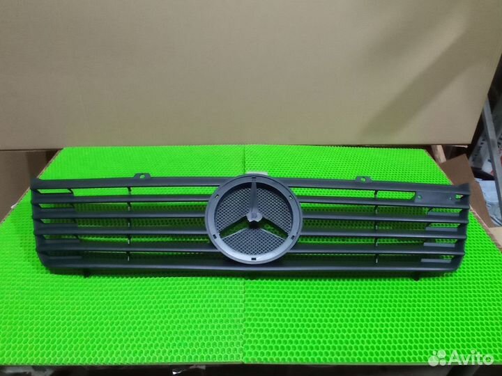 Решетка радиатора Mercedes-Benz Sprinter901 6-2000