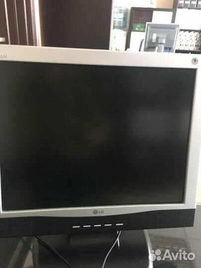 Монитор LG