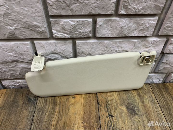 VW Рassat CC Козырек солнцезащитный правый