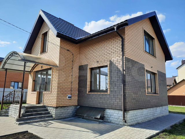 Дом 219 м² на участке 8 сот.