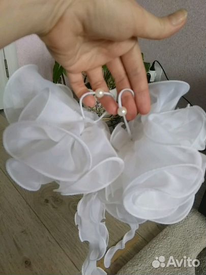 Банты большие белые