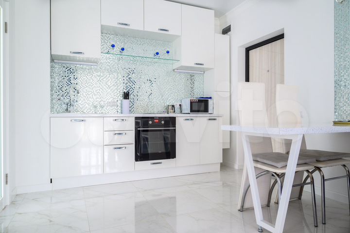 Квартира-студия, 70 м², 1/3 эт.