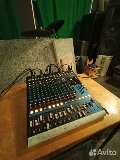 Микшерный пульт yamaha