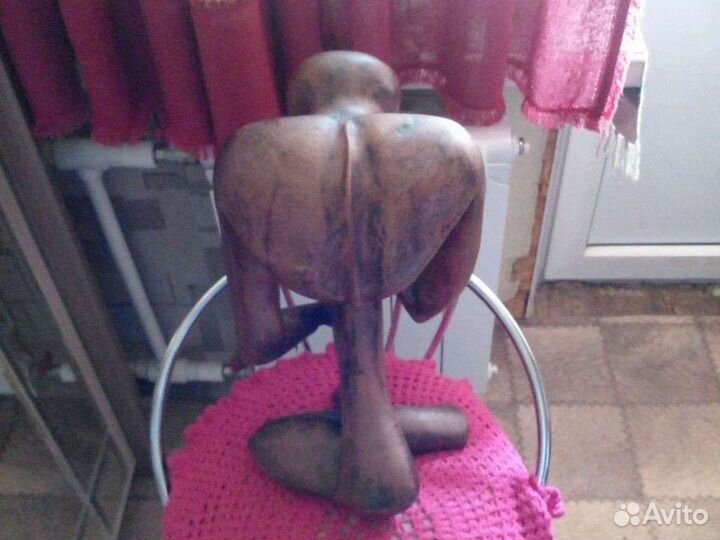 Настольная фигурка