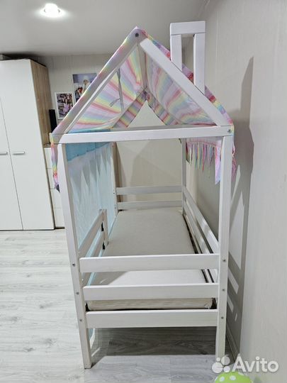 Детская кровать домик бу