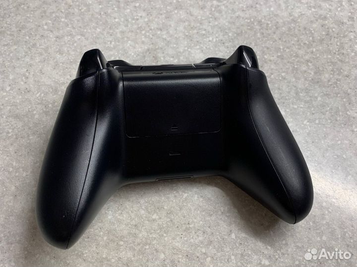 Геймпад Xbox One X