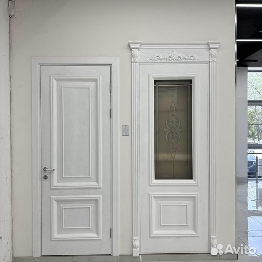 Двери межкомнатные остеклённые m-8023