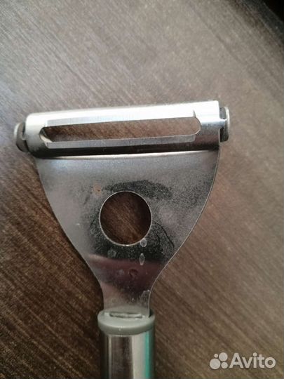 Прибор для чистки картофеля и моркови