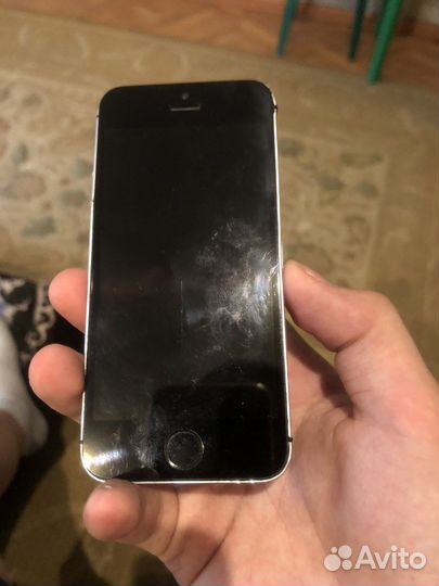 iPhone SE, 32 ГБ