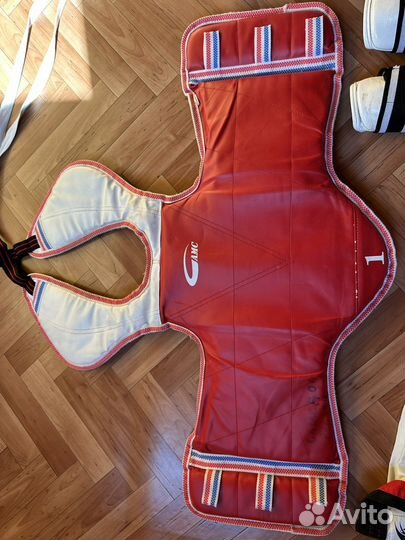 Кимоно для тхэквондо + экипировка