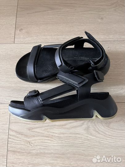 Боссоножки Ecco Chunky Sandal
