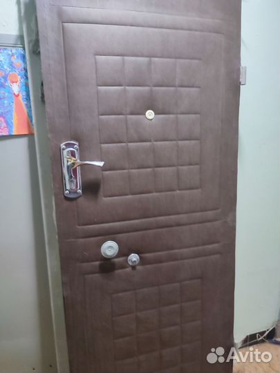 Входная Металлическая дверь б/у сейф с блокатором