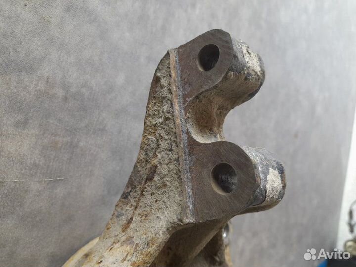 Кулак поворотный передний левый Citroen C4 купе