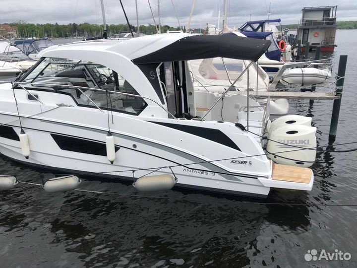 Моторная яхта Beneteau Antares 9 OB 2023г