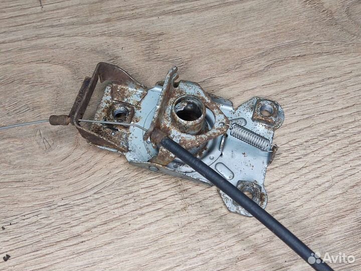 Замки капота, Volvo 960