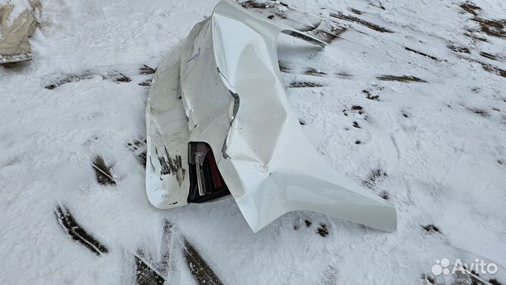 Крышка багажника замок пластик Tesla Model 3 2020