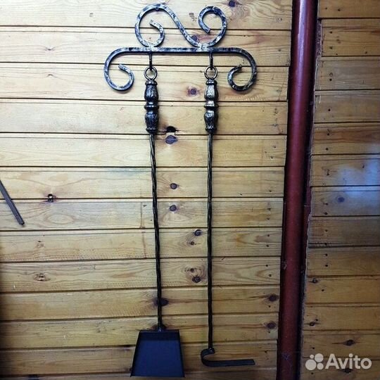 Кованые кочерга и совок