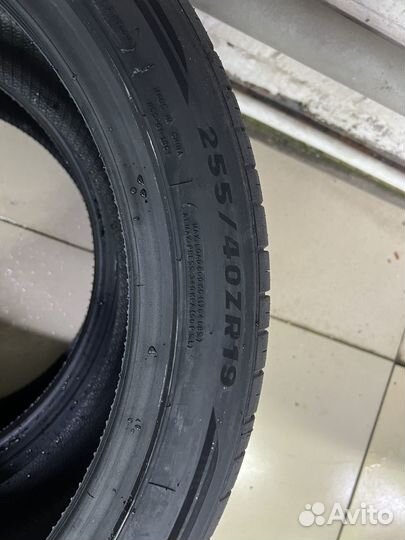 Tracmax X-Privilo TX3 255/40 R19 100Y