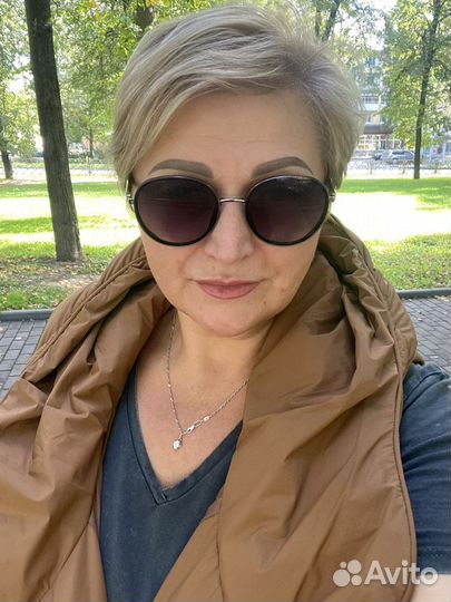 Домработницей