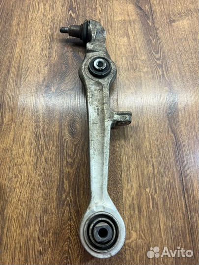 Рычаг поперечный передний правый Volkswagen Passat