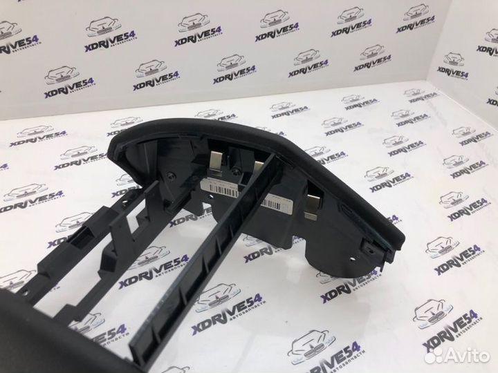 Накладка центральной консоли задняя Bmw 750I F01