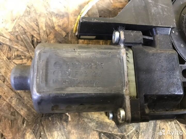 Мотор стеклоподъемника передний левый Ford Focus 2