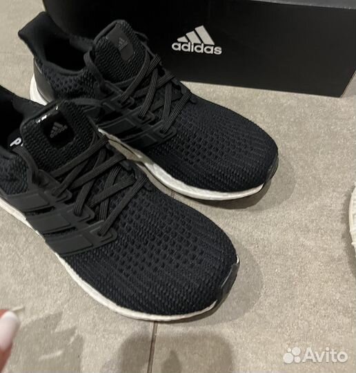 Кроссовки adidas