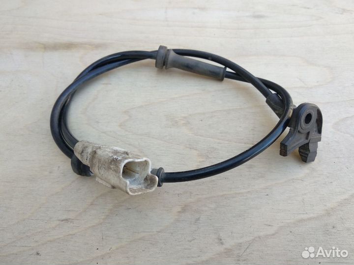 Датчик абс передний Ситроен С4